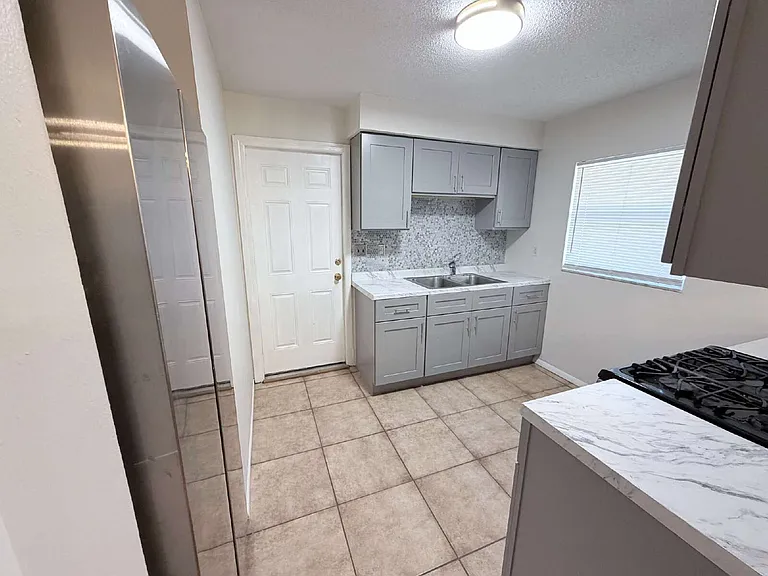 1211 Robert King High Dr — Photo 4