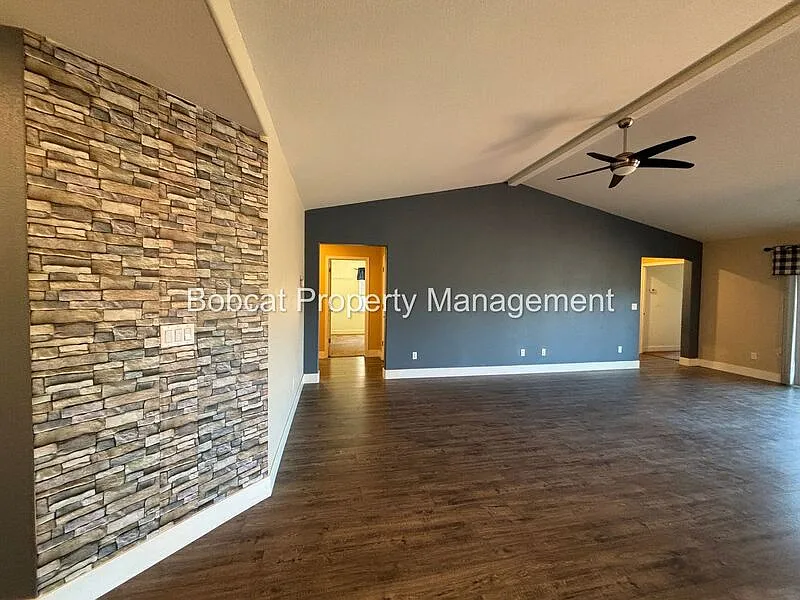 4 bed, 3.0 bath, 2588 sqft, $3,703 — Photo 3