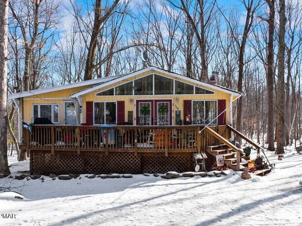 129 Buck Run Dr, Milford, PA 18337