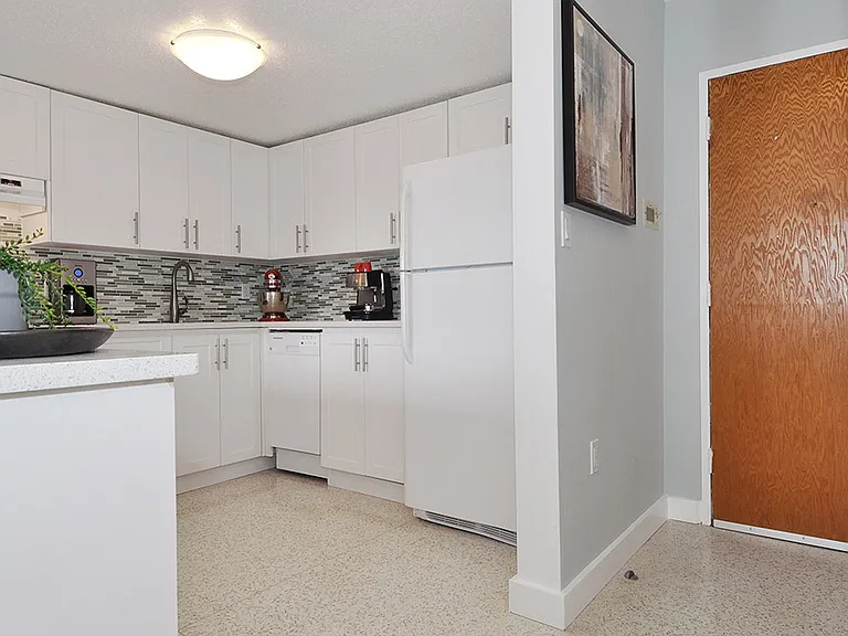 235 Bay St #609 — Photo 7