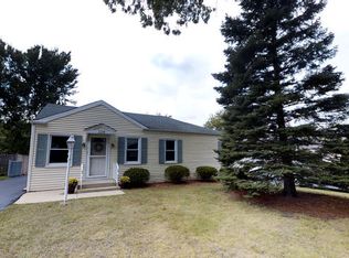 224 Highland Rd, Willowbrook, IL 60527