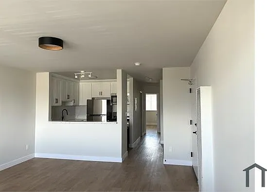 1501 S Hoover St #6 — Photo 1