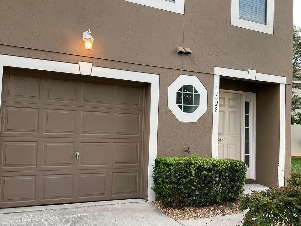 11628 Hickory Oak Dr