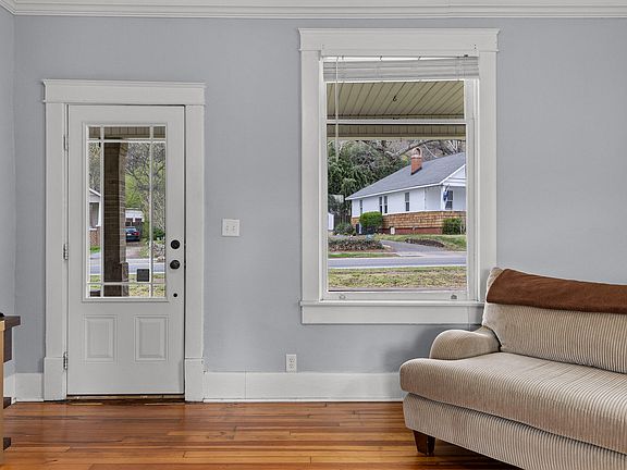 4th image of 5720 Saint Elmo Ave