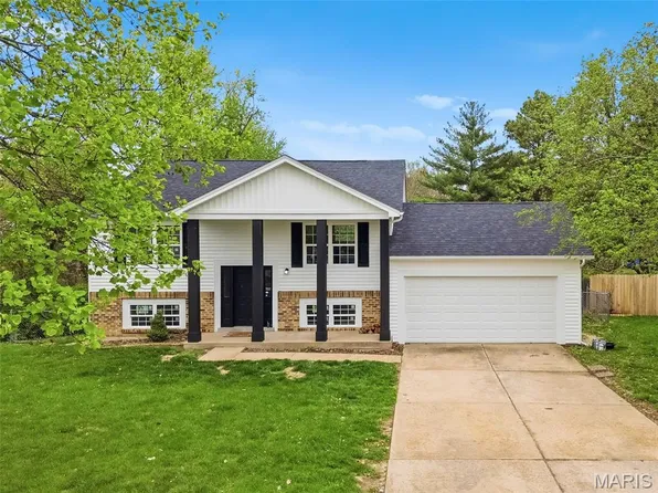 13 Merribrook Ct, O'Fallon, MO 63368