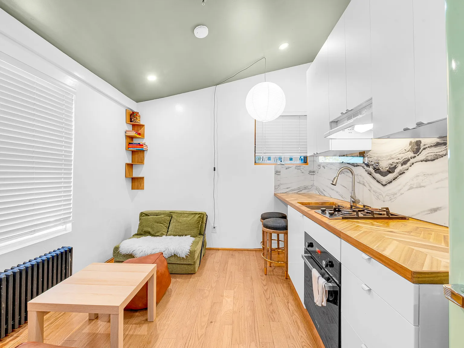 1 bed, $2,400 — Photo 4