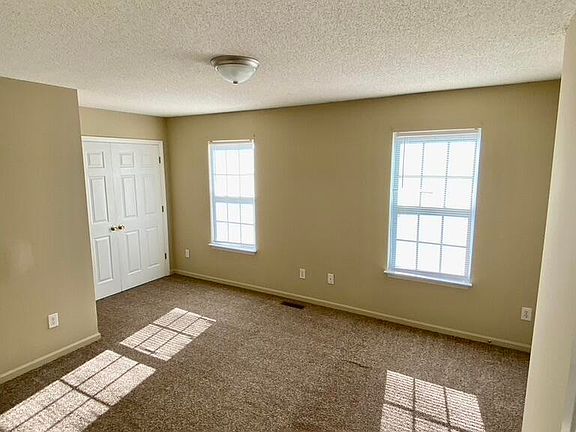 4th image of 2140 Sanibelle Ln #A