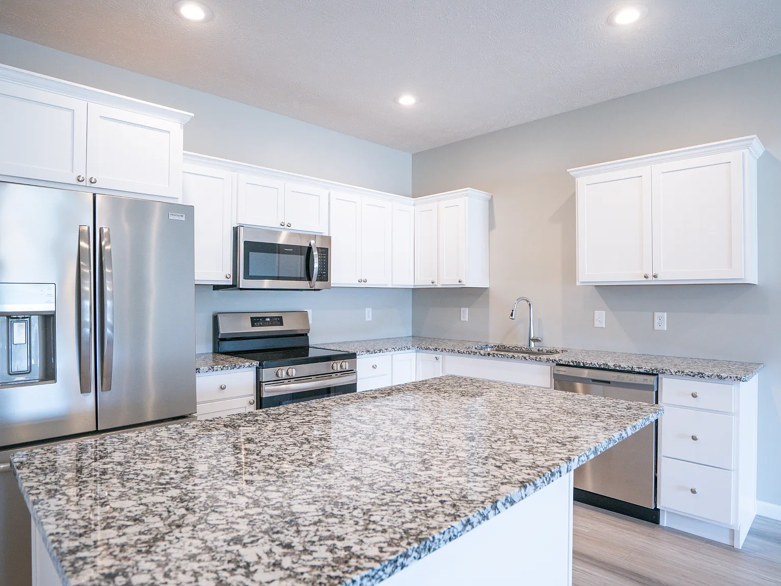 4324 Dawn Street - 1 — Photo 2