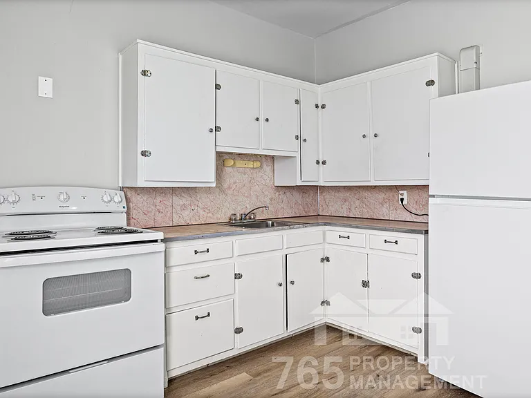 720 S Union St #2 — Photo 3