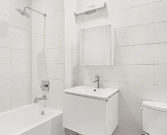 5th image of 704 Macdonough St APT 1