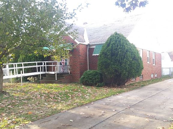 2nd image of 21501 Lake Shore Blvd