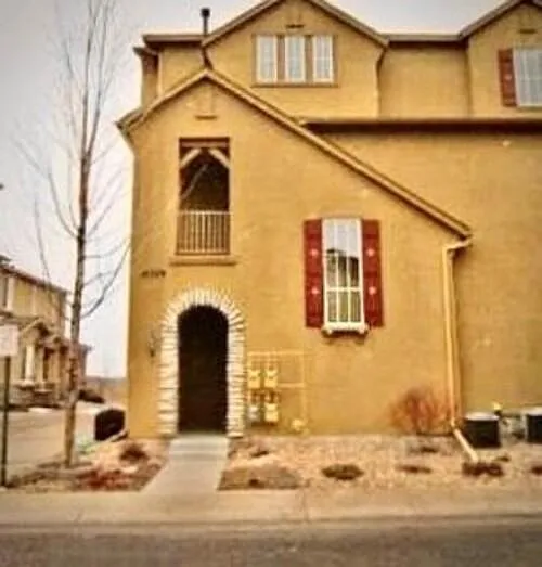 2 bed, 2.5 bath, 1576 sqft, $2,600 — Photo 1