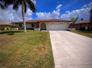 221 SE 19th Ln, Cape Coral, FL 33990