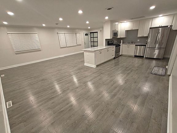 3rd image of 18468 W Meadow Ln