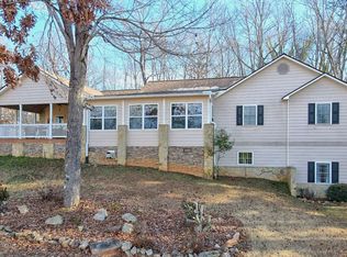 1910 Russell Manor Rd, Hiawassee, GA 30546