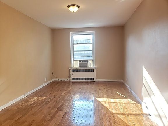 5th image of 216 W 102nd St #6F1