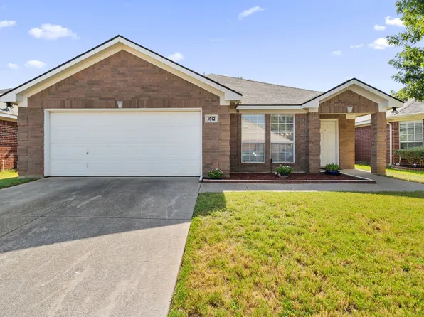3012 Silent Creek Trl, Hurst, TX 76053