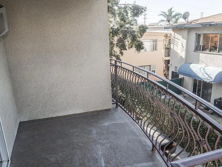 1731 Corinth Ave #201 — Photo 13