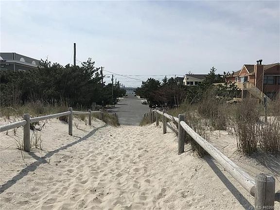 5th image of 7 W Lee Ave