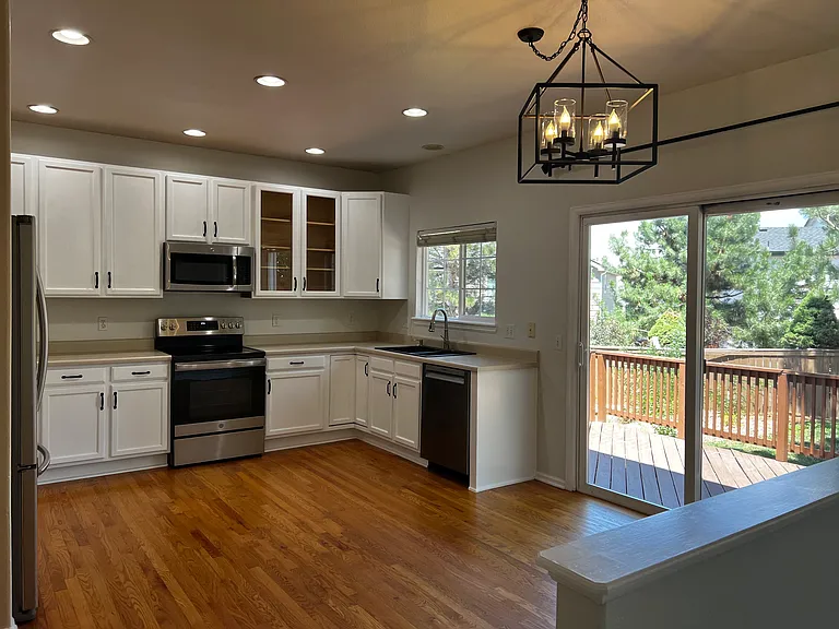 1029 Thornbury Pl — Photo 11