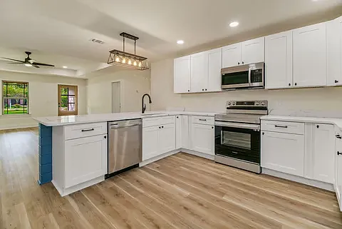 9917 Aileron Ave — Photo 5