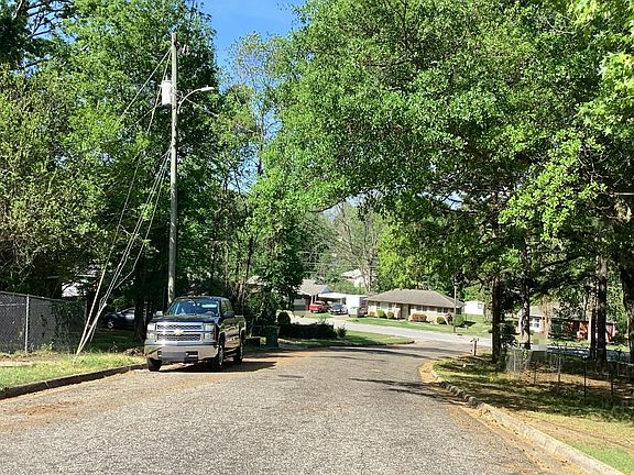 4th image of 3808 Haynes Ln