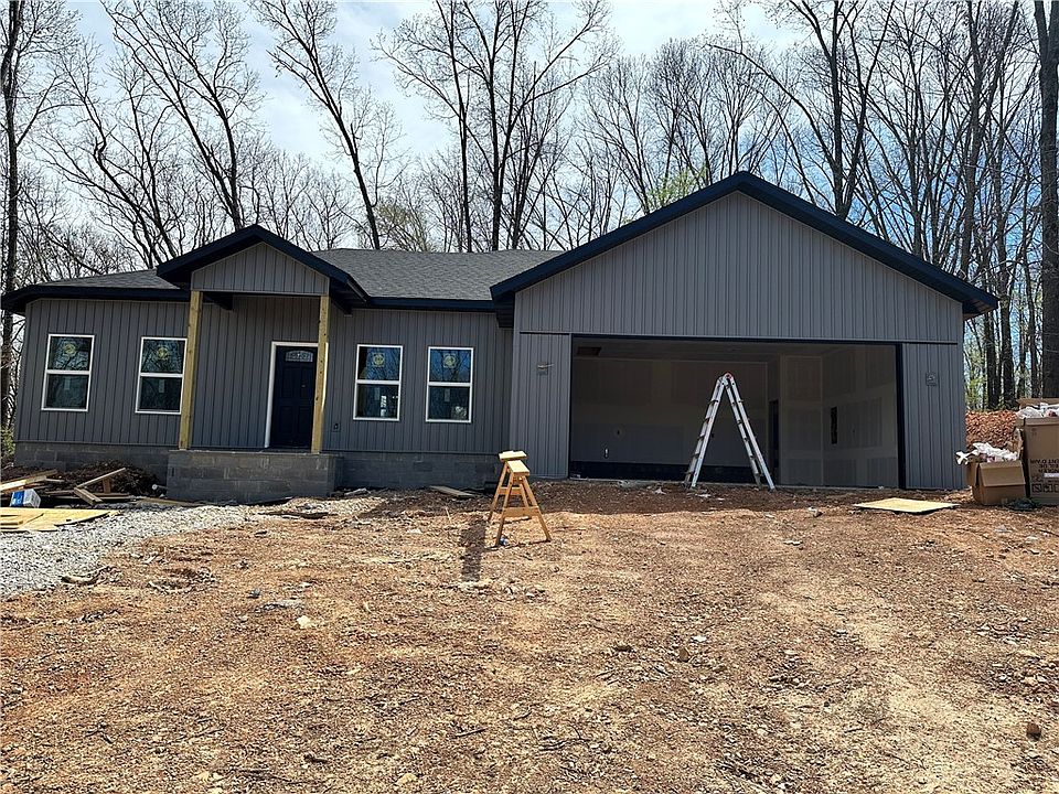 1st image of 12 Devonshire Ln