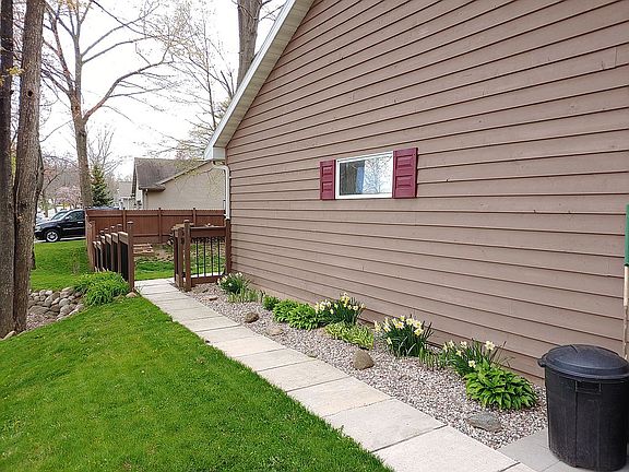 3rd image of 2041 Oakwood Dr