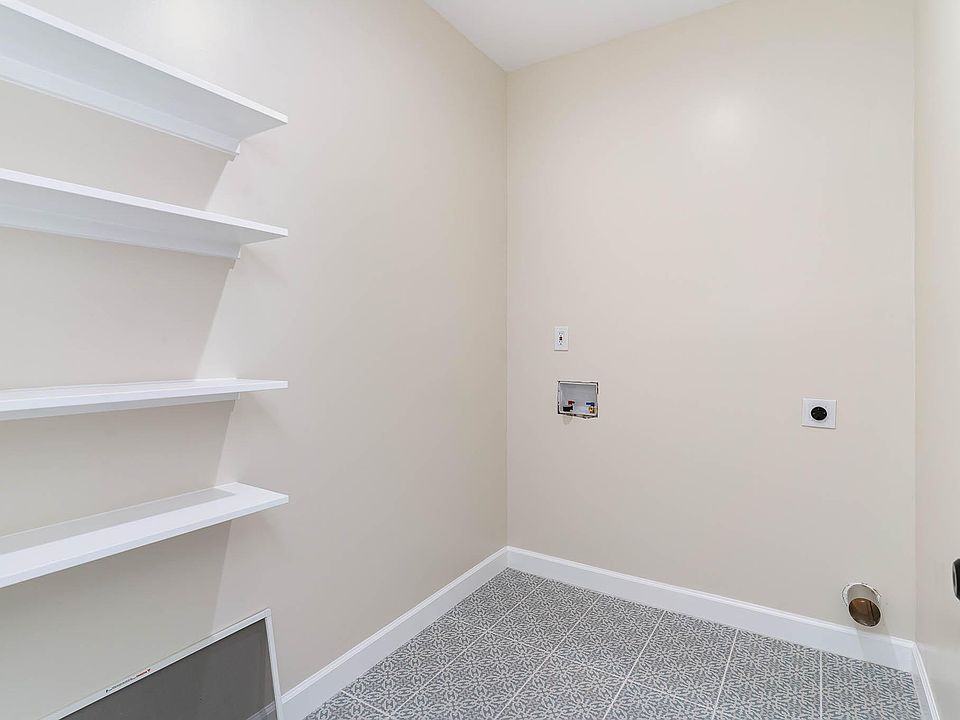 1st image of 814 Gerard St