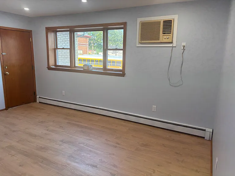 361 Commercial Ave #1 — Photo 9