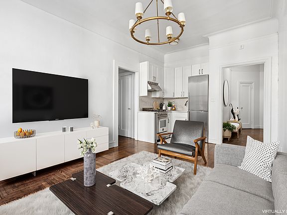 2nd image of 305 E 88th St APT 1F