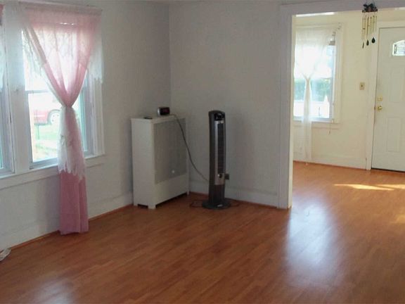 4th image of 12132 193rd St