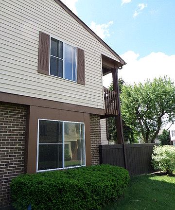 3rd image of 12 Fernwood Dr #S