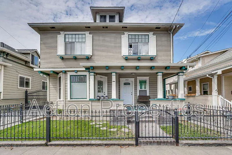 241 N 12th St