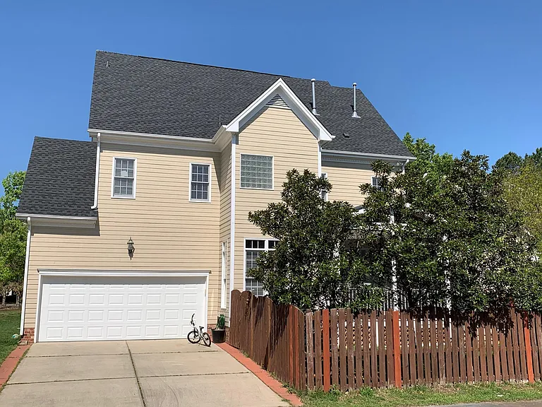 208 Lord Levens Ln — Photo 2