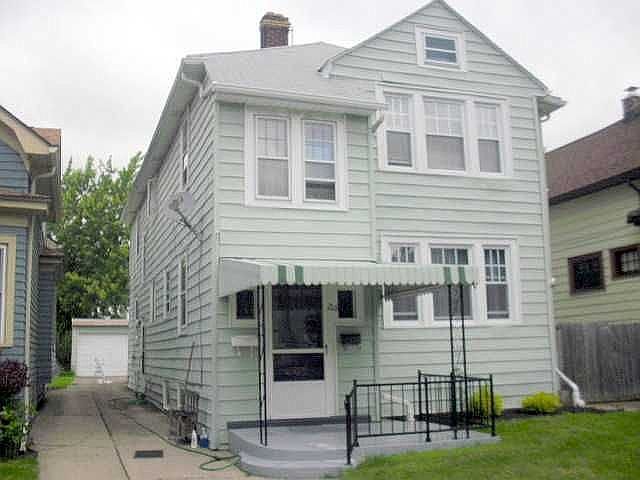 1st image of 216 Nassau Ave