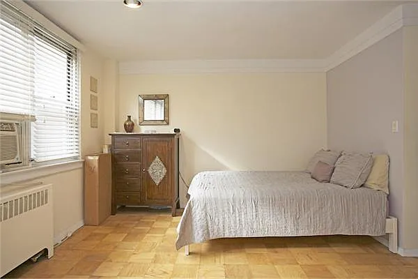 Sold by Metropolitan Res. Partners | media 13