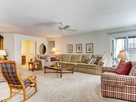 4th image of 4451 N Shore Dr