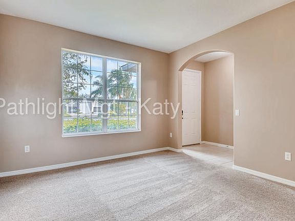 5th image of 13136 Glenview Ln