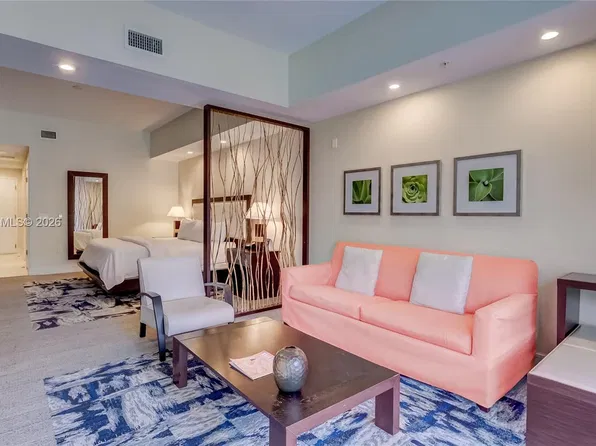5300 NW 87th Ave #407, Miami, FL 33178