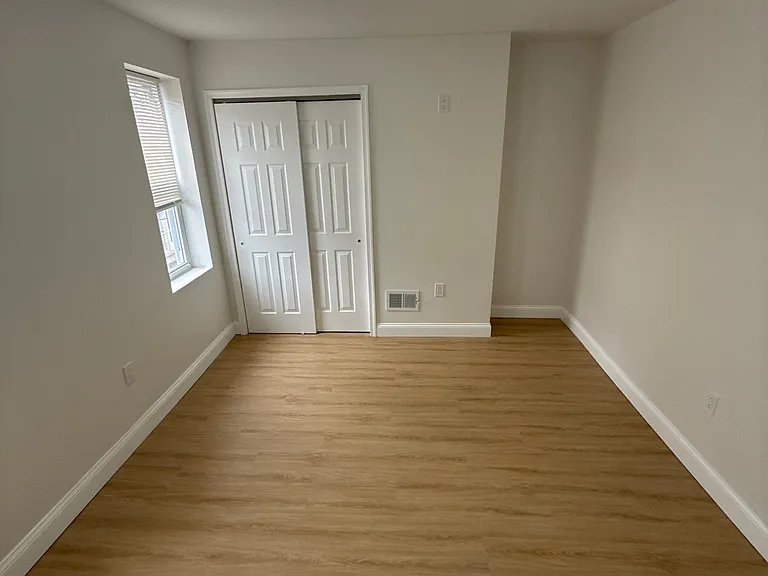 1320 S Myrtlewood St — Photo 24
