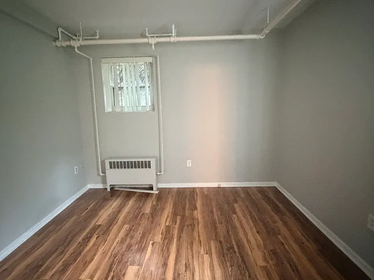 570 Whitney Ave #S — Photo 8
