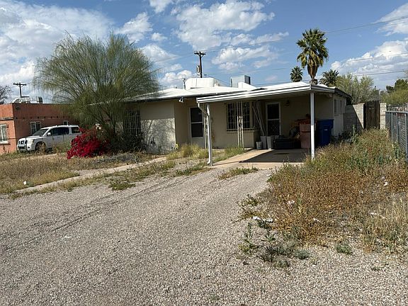 2nd image of 3311 E Silverlake Rd