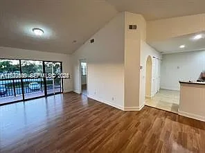 Grand Oasis Condo — Photo 3