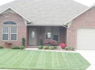 1108 Chicory Ln, Aurora, MO 65605