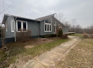 8431 E Allen Rd, Fenton, MI 48430