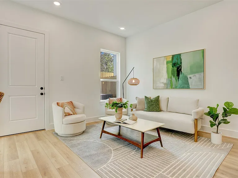 9604 Burden St — Photo 10
