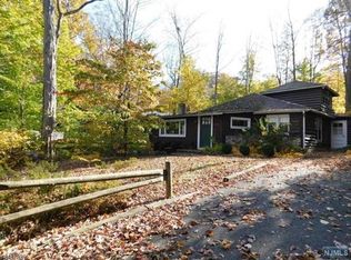 24 Cupsaw Dr, Ringwood, NJ 07456