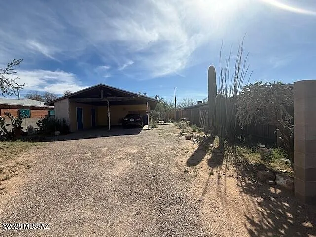 2512 E Eastland St — Photo 22