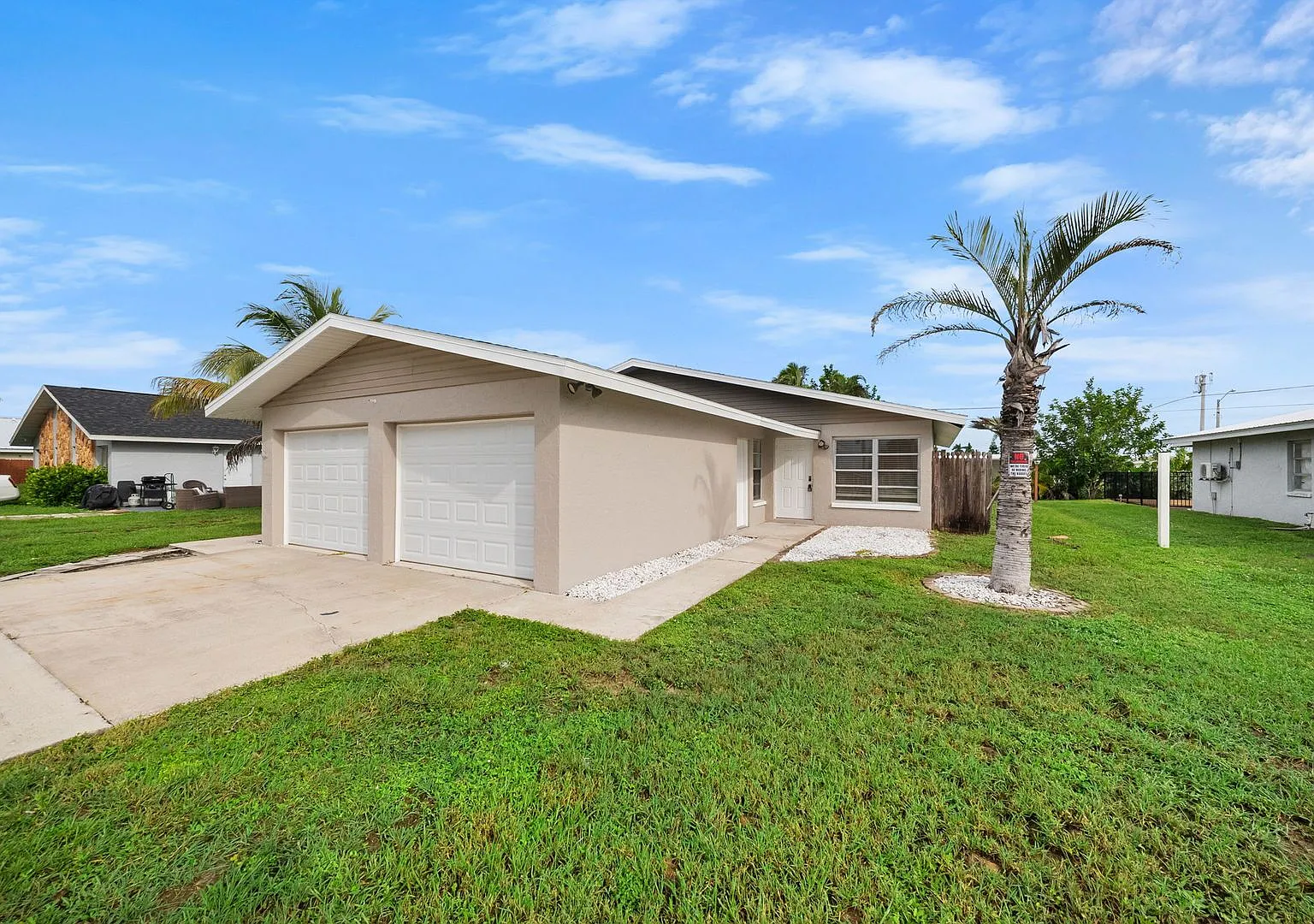 11368-11370 Summerwinds Ct — Photo 2
